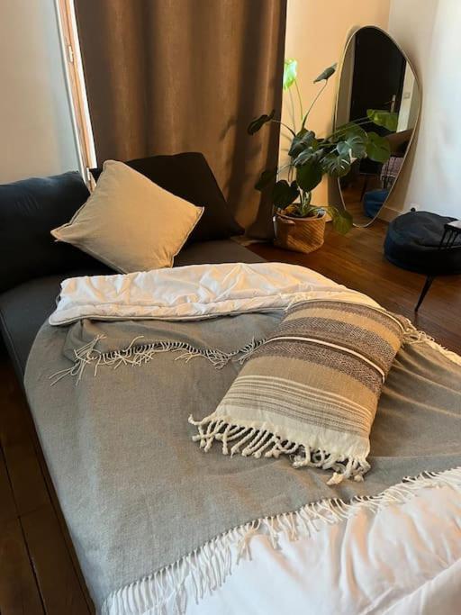 Charmant Appartement Proche Paris Сент-Уен Екстериор снимка