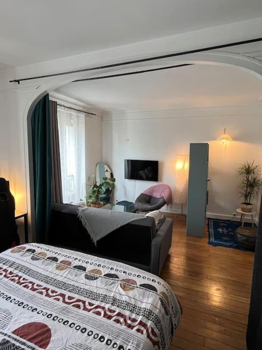 Charmant Appartement Proche Paris Сент-Уен Екстериор снимка